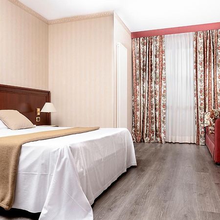 Hotel Poli Castelnovo di Sotto Luaran gambar