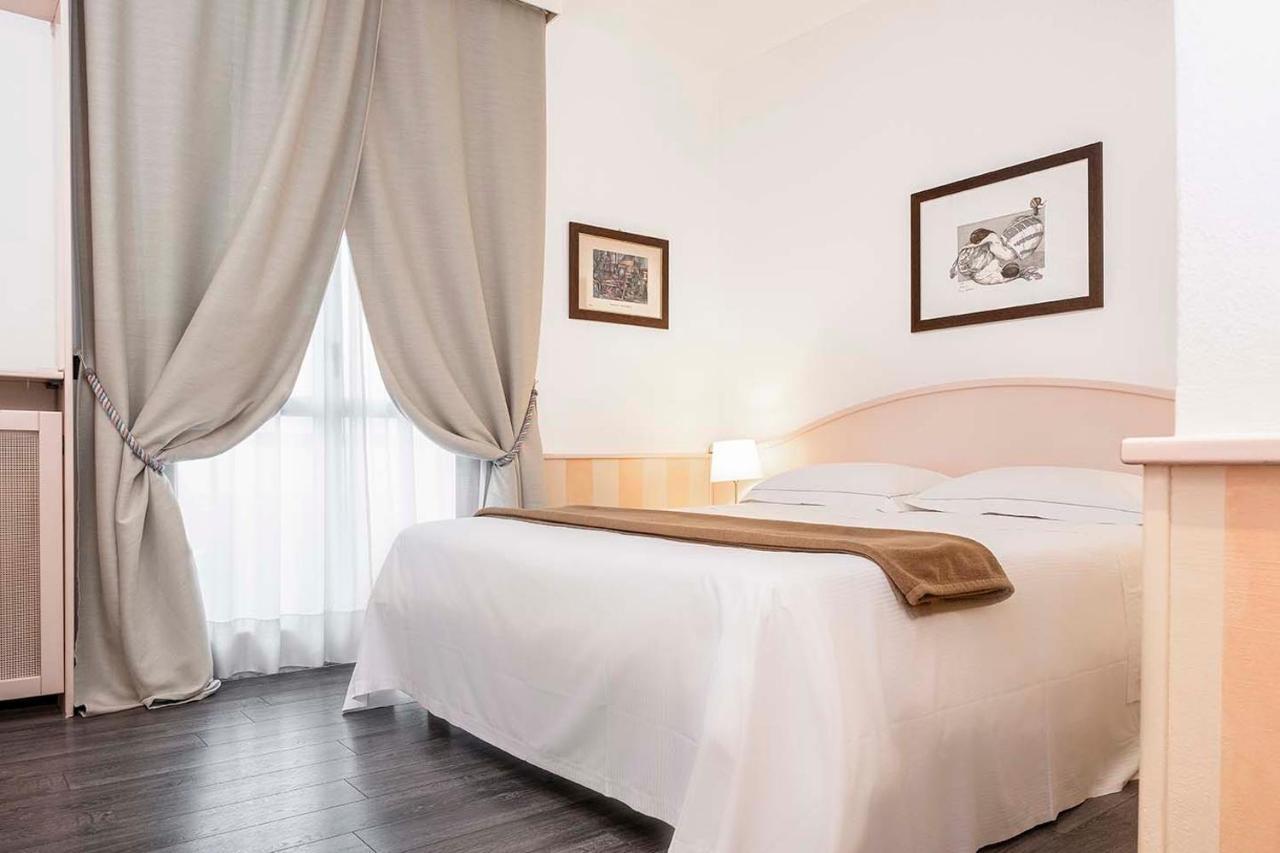 Hotel Poli Castelnovo di Sotto Luaran gambar